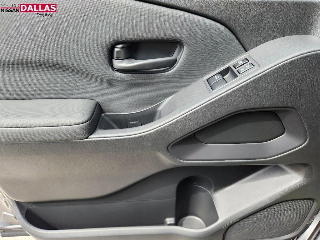 Vehicle image 17 of 23
