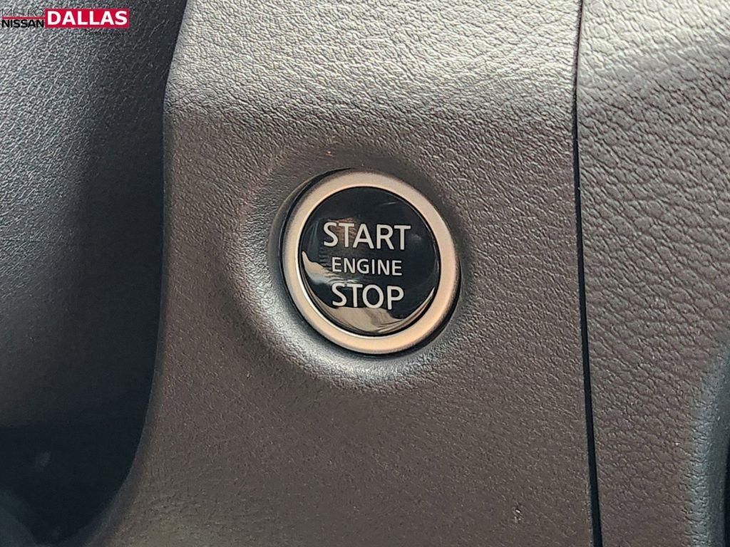 Vehicle image 21 of 23