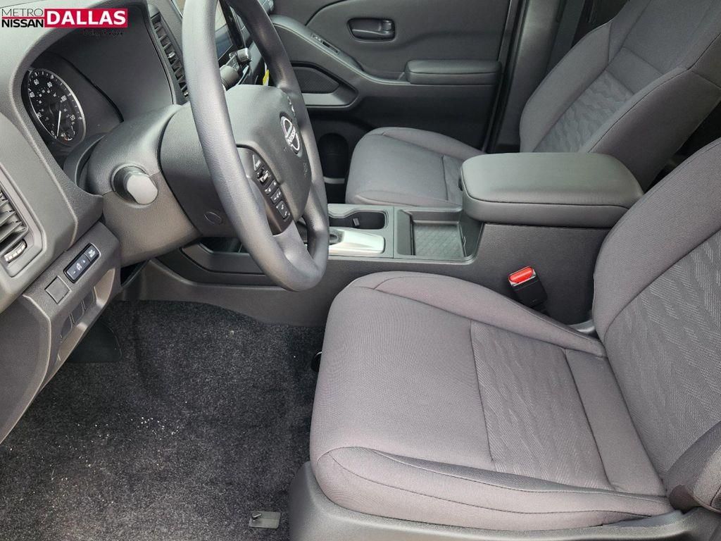 Vehicle image 18 of 23
