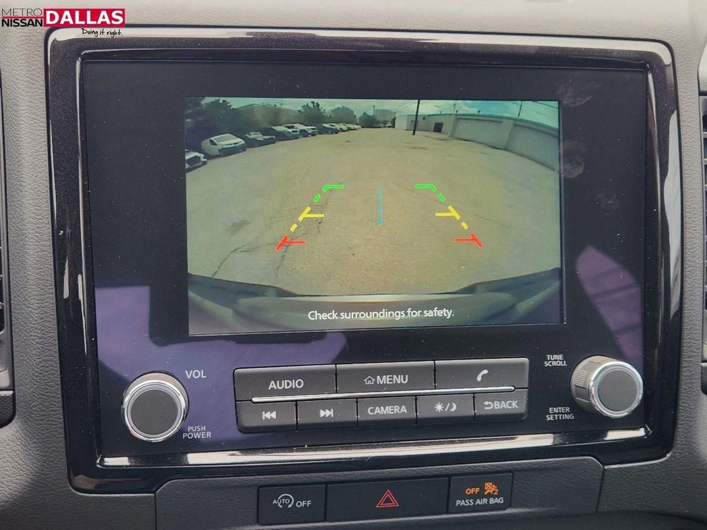 Vehicle image 13 of 23