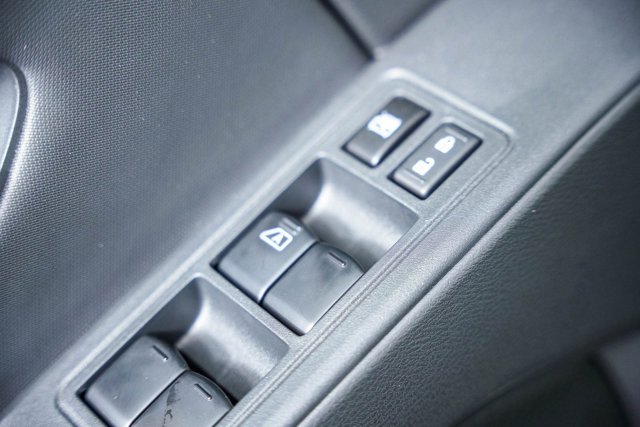 Vehicle image 22 of 29
