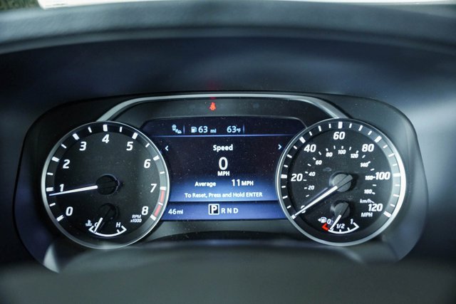 Vehicle image 25 of 29