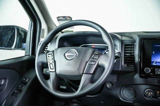 Vehicle image 17 of 29