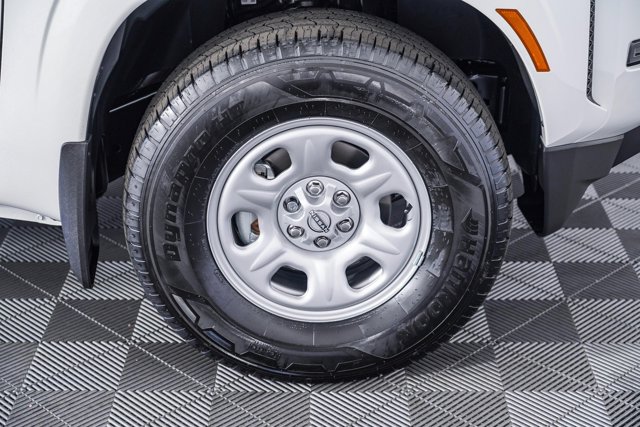 Vehicle image 10 of 29