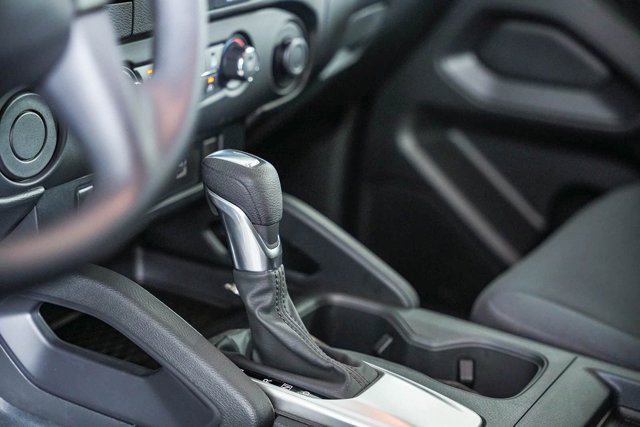 Vehicle image 21 of 29