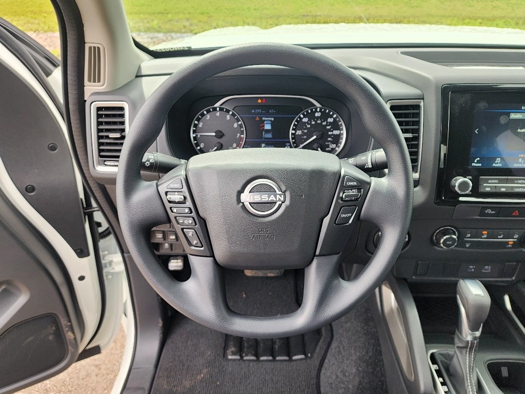 Vehicle image 17 of 24