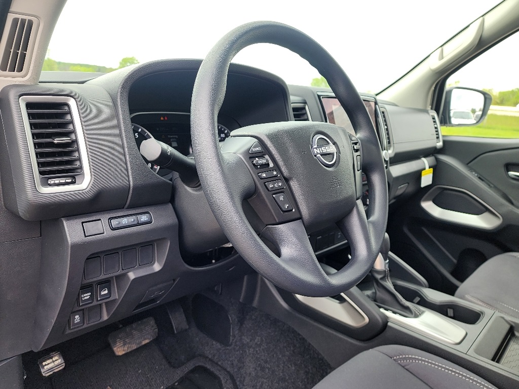 Vehicle image 13 of 24