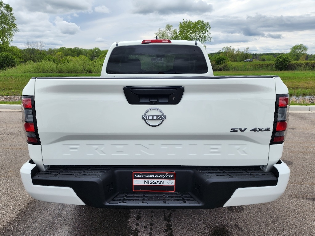 Vehicle image 4 of 24