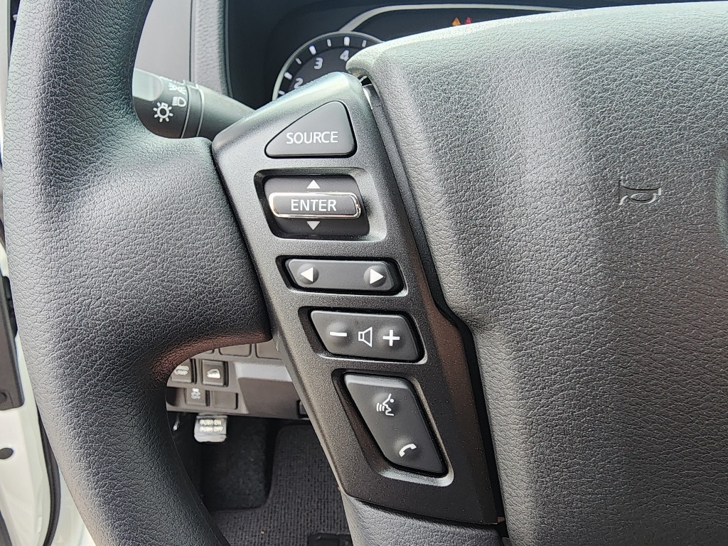 Vehicle image 23 of 24