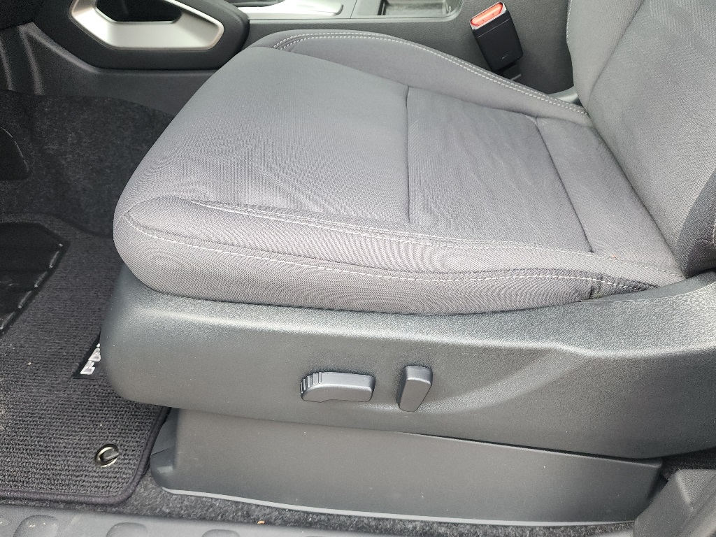 Vehicle image 10 of 24