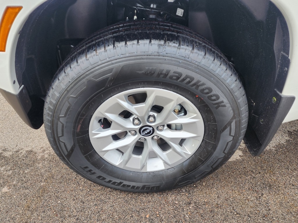 Vehicle image 8 of 24