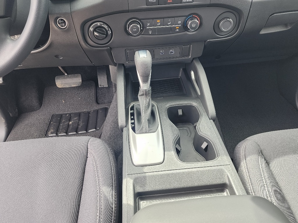 Vehicle image 19 of 24