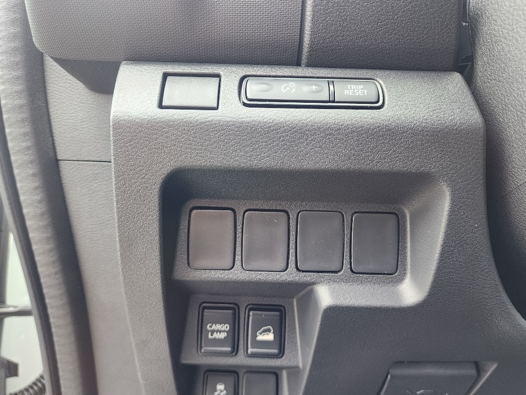 Vehicle image 14 of 24