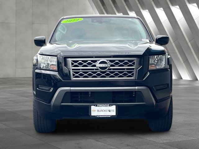 2024 Nissan Frontier SV Image 2 of 29