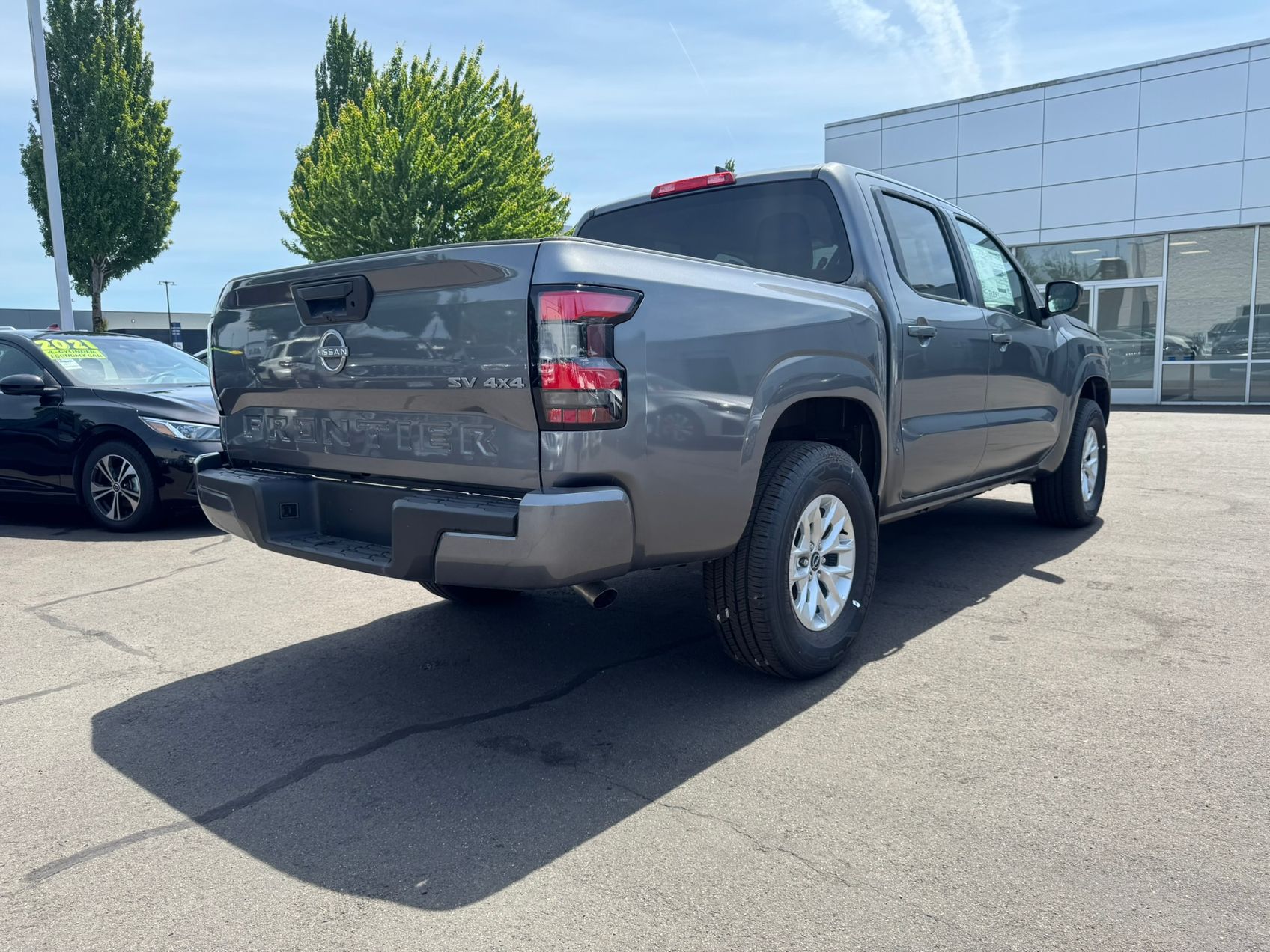 Vehicle image 4 of 12