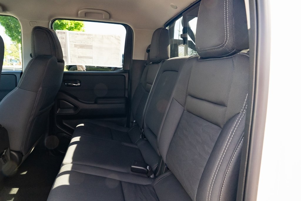 Vehicle image 14 of 27