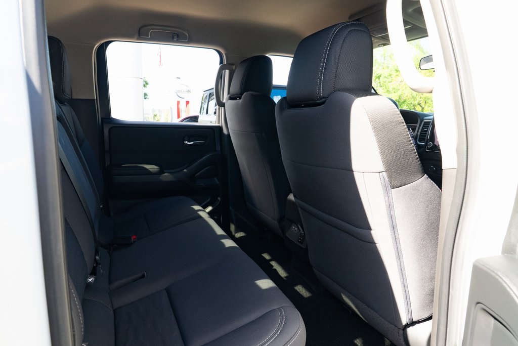 Vehicle image 11 of 27