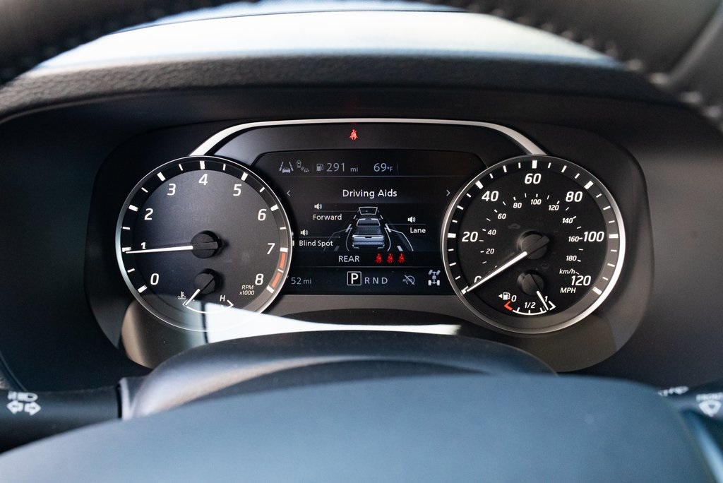 Vehicle image 21 of 27
