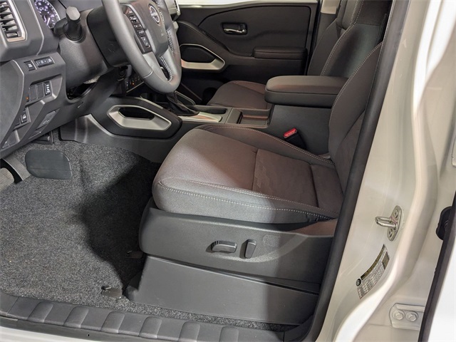 Vehicle image 6 of 14