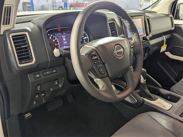 Vehicle image 5 of 14