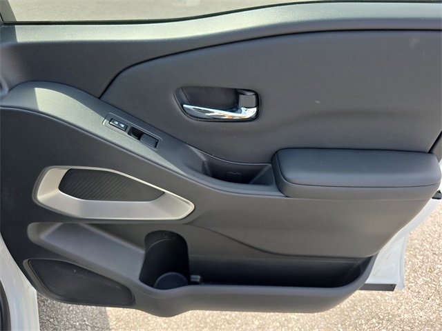 Vehicle image 33 of 35