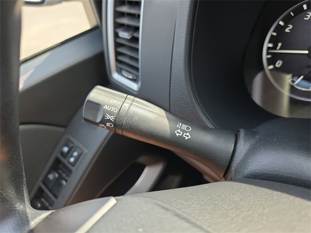 Vehicle image 24 of 35