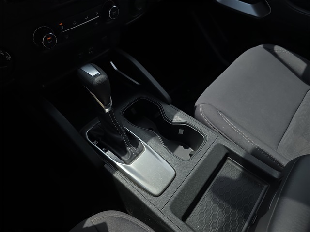 Vehicle image 21 of 35