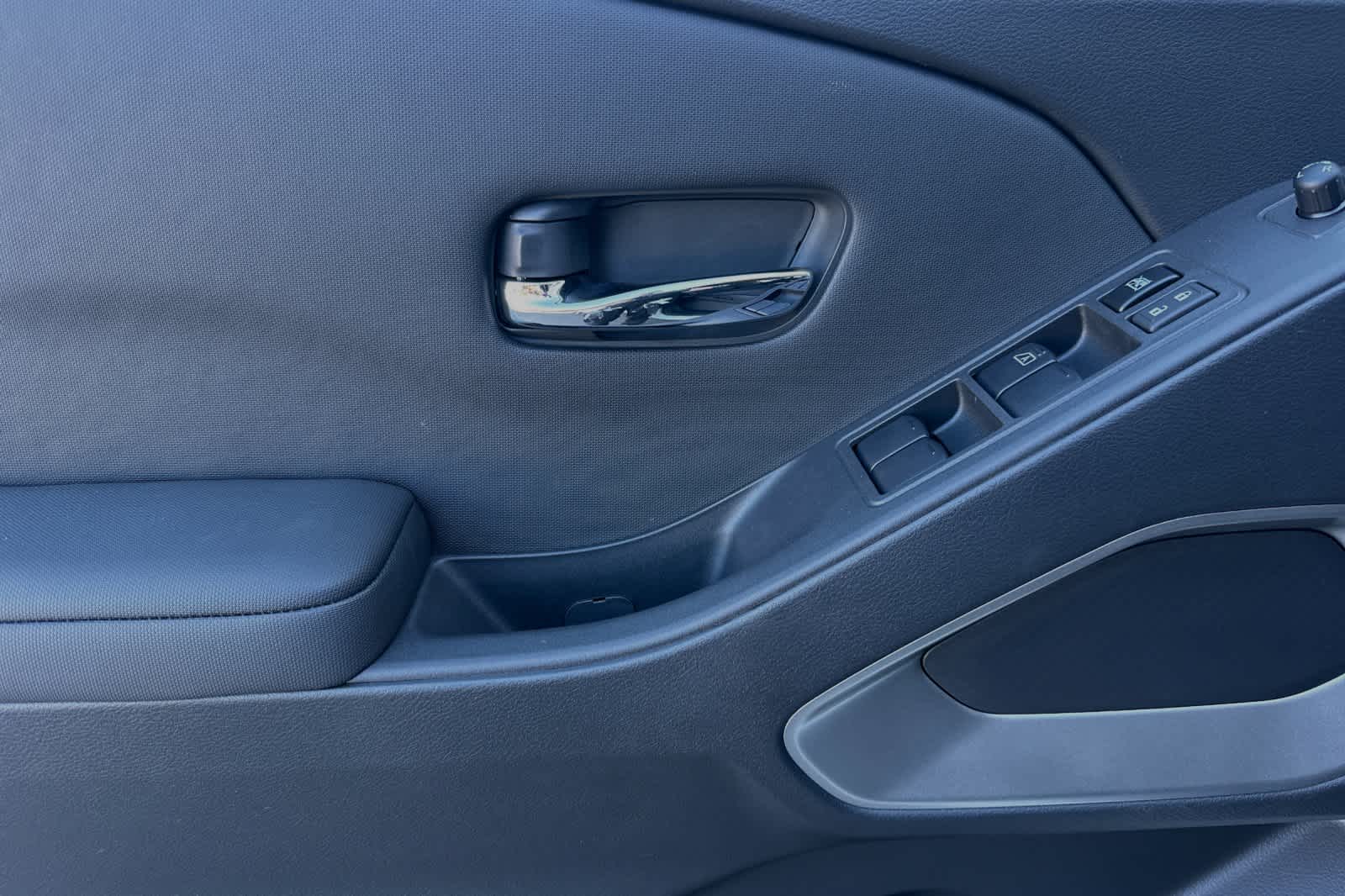 Vehicle image 13 of 26