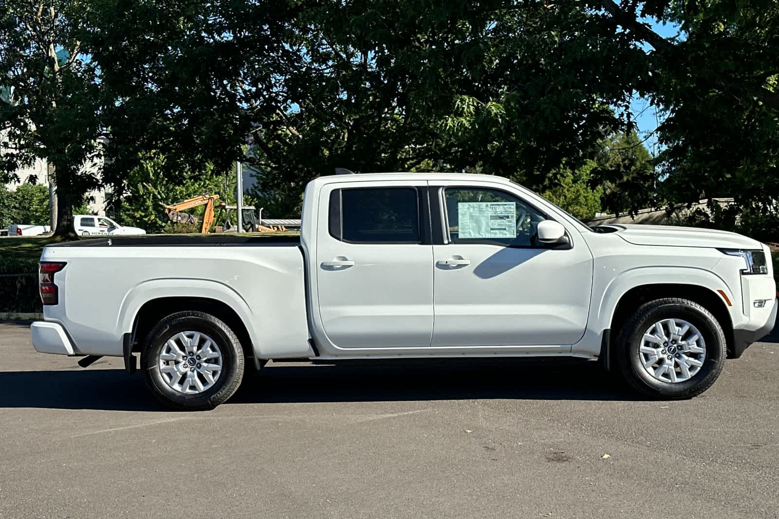 Vehicle image 4 of 26