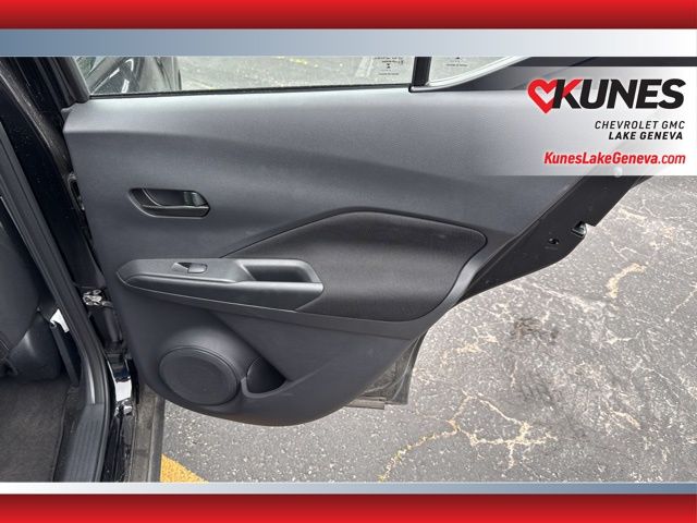 Vehicle image 2 of 33