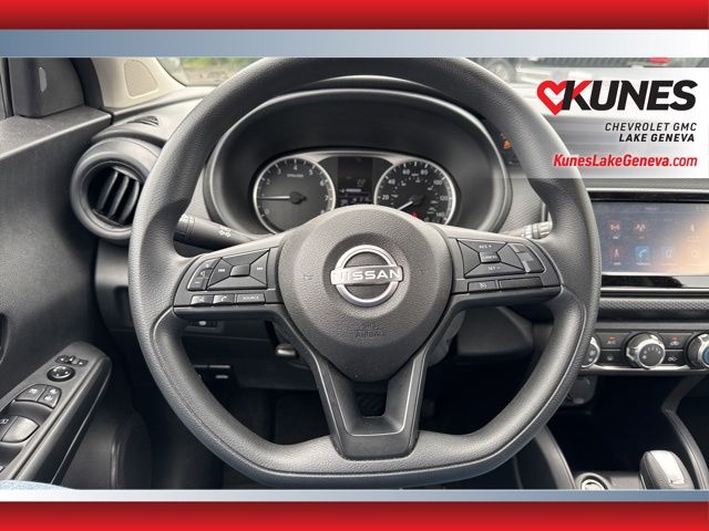 Vehicle image 15 of 33
