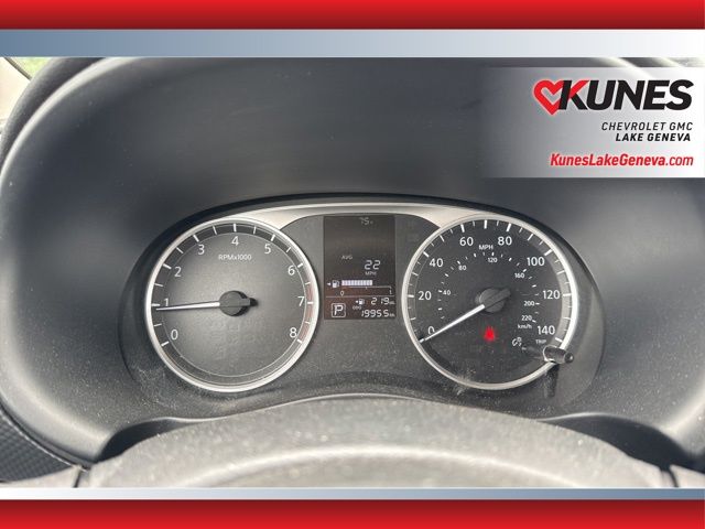 Vehicle image 17 of 33