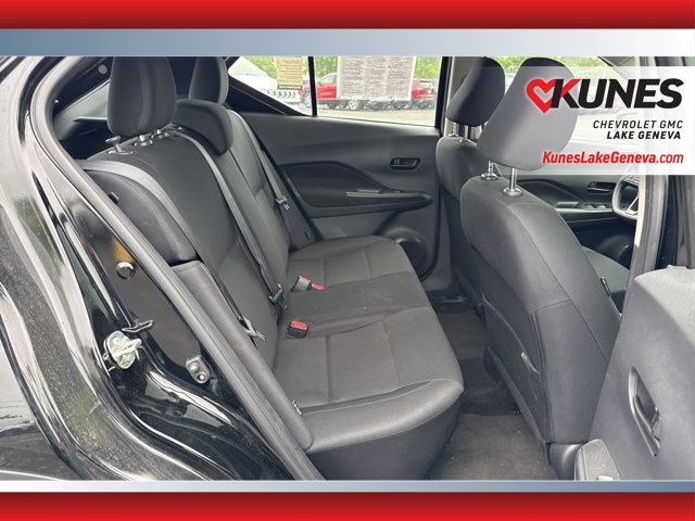 Vehicle image 11 of 33