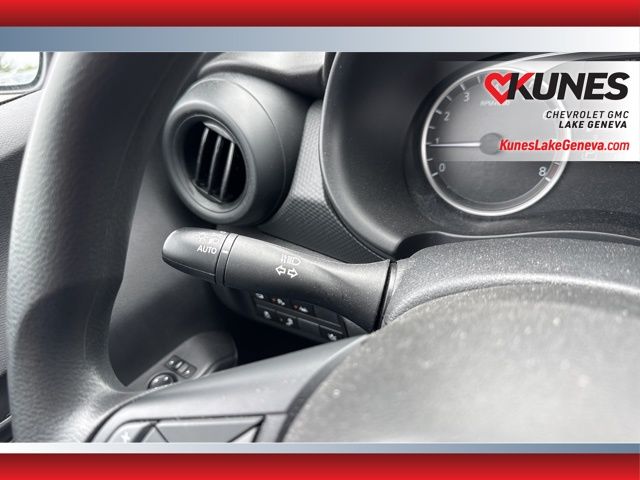 Vehicle image 25 of 33