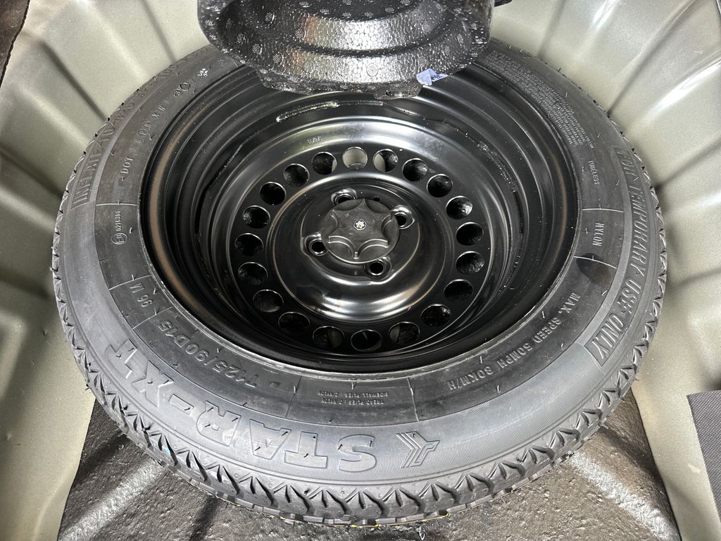 Vehicle image 10 of 38