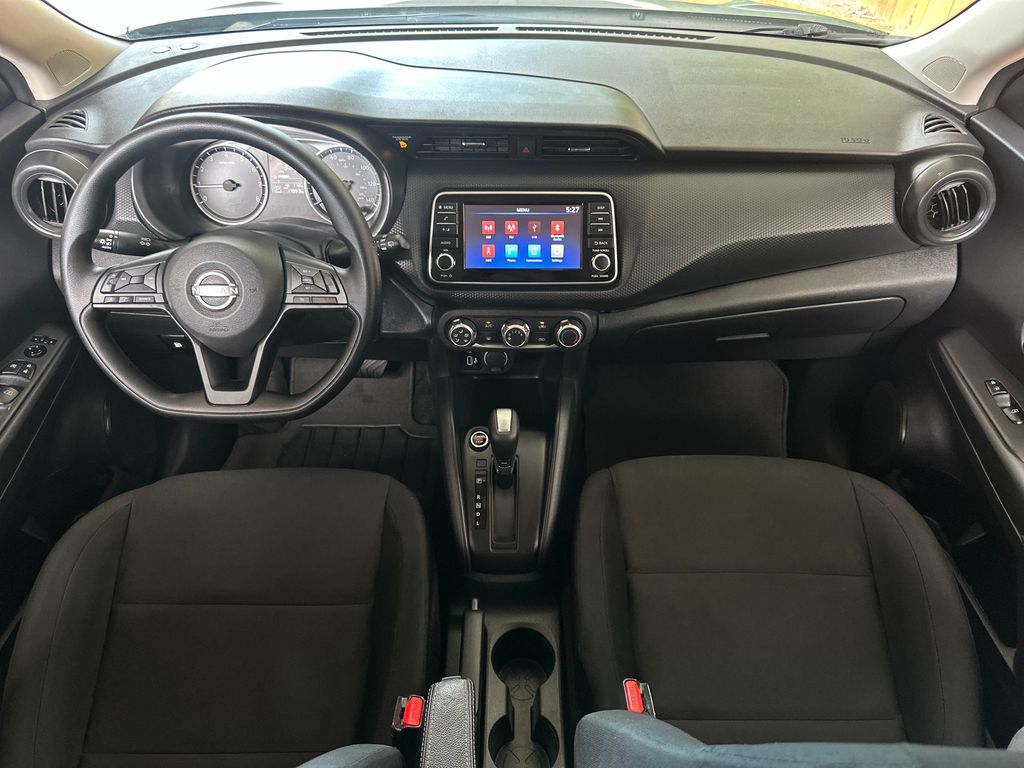 Vehicle image 17 of 38