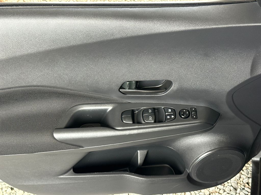 Vehicle image 24 of 38