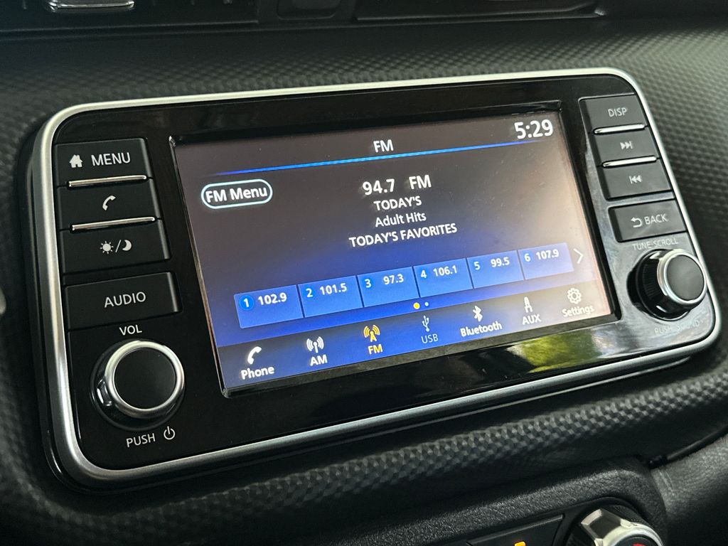 Vehicle image 20 of 38