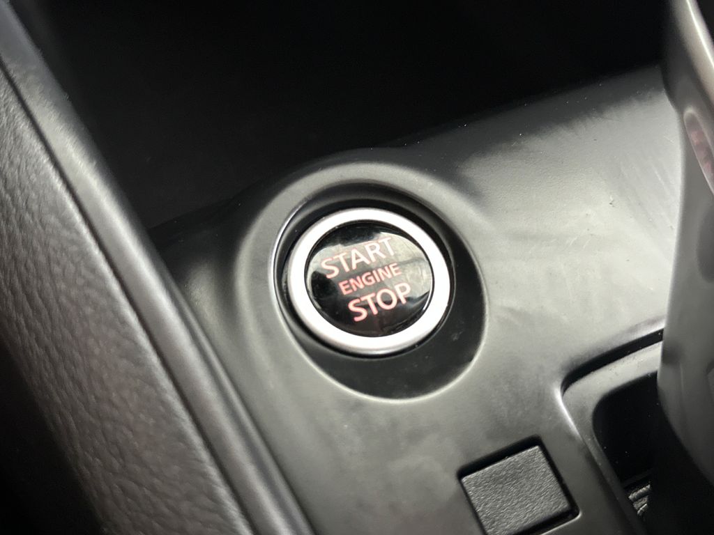 Vehicle image 28 of 38