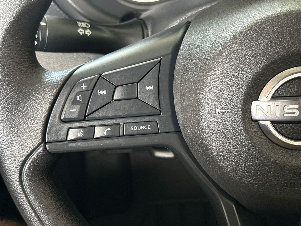 Vehicle image 27 of 38