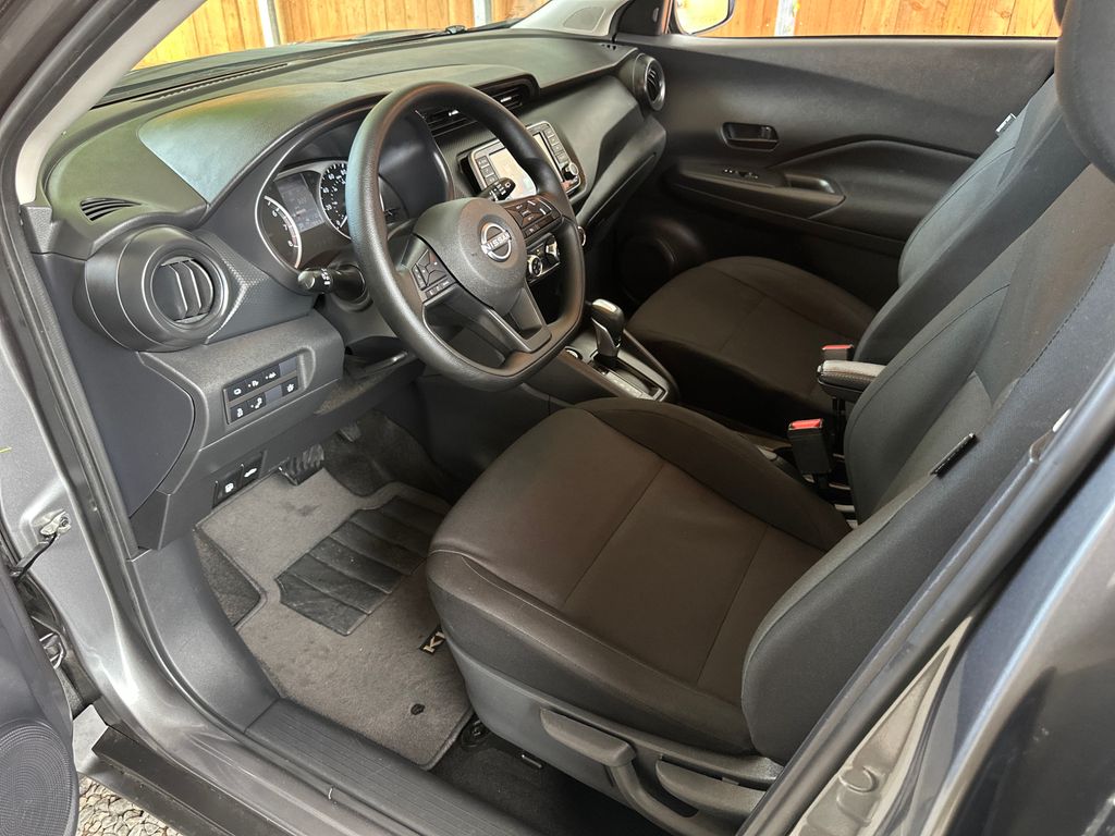 Vehicle image 34 of 38