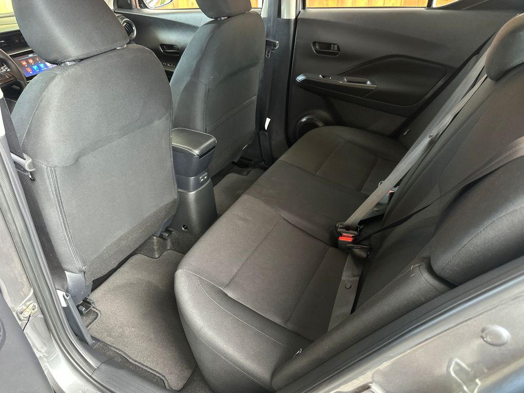 Vehicle image 14 of 38