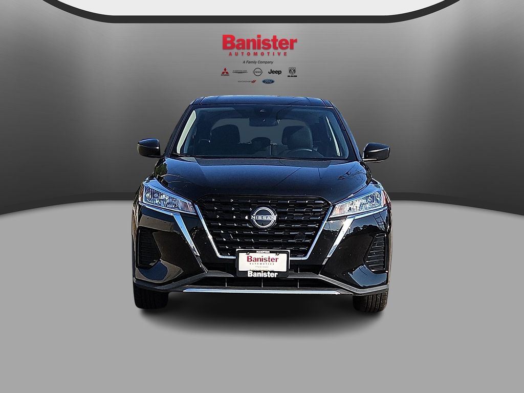 2024 Nissan Kicks S Image 2 of 28