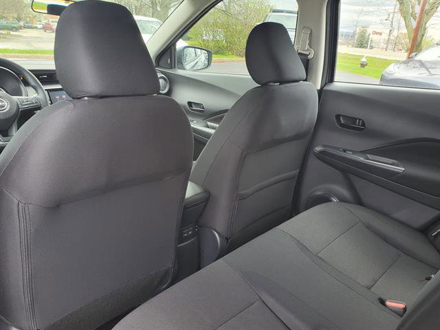 Vehicle image 9 of 24
