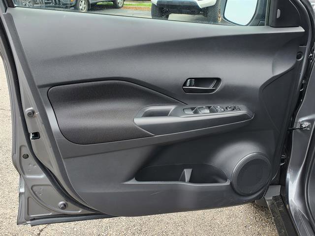 Vehicle image 18 of 24