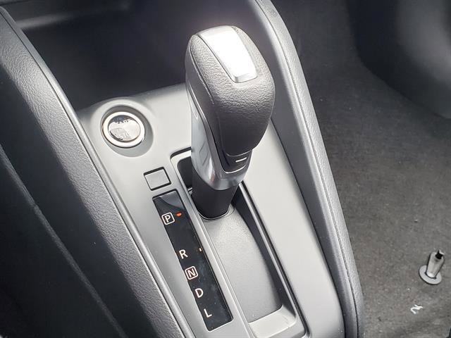 Vehicle image 17 of 24