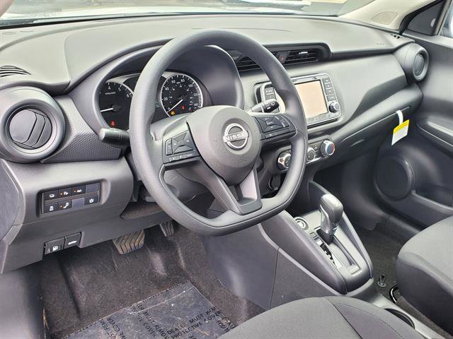Vehicle image 11 of 24