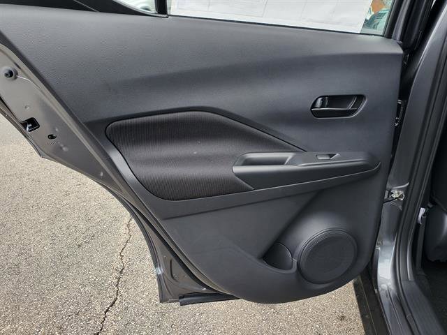Vehicle image 19 of 24