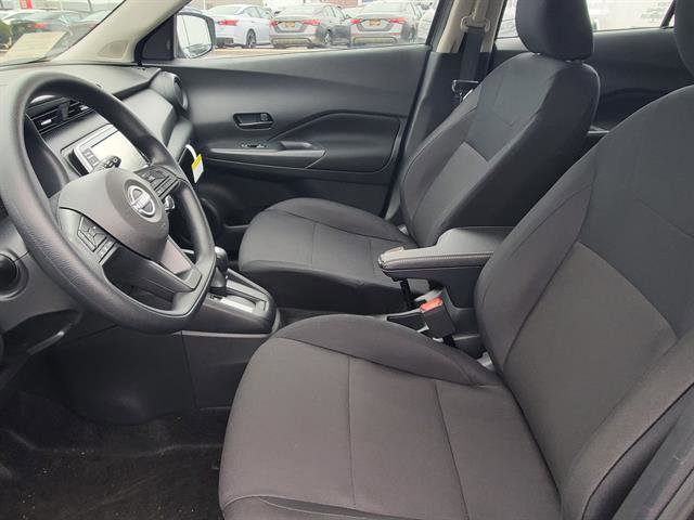 Vehicle image 8 of 24