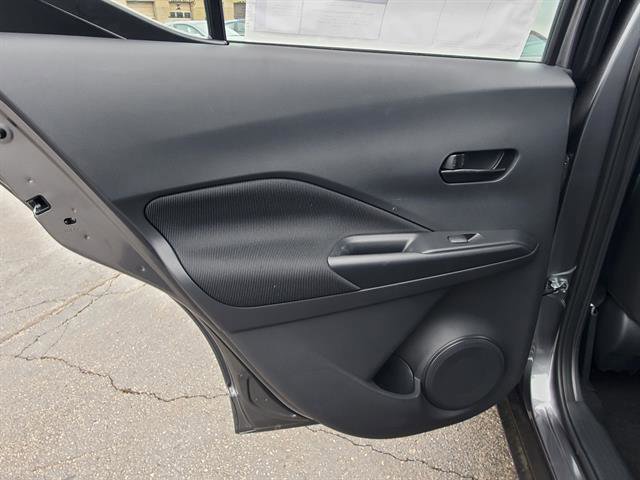 Vehicle image 19 of 24